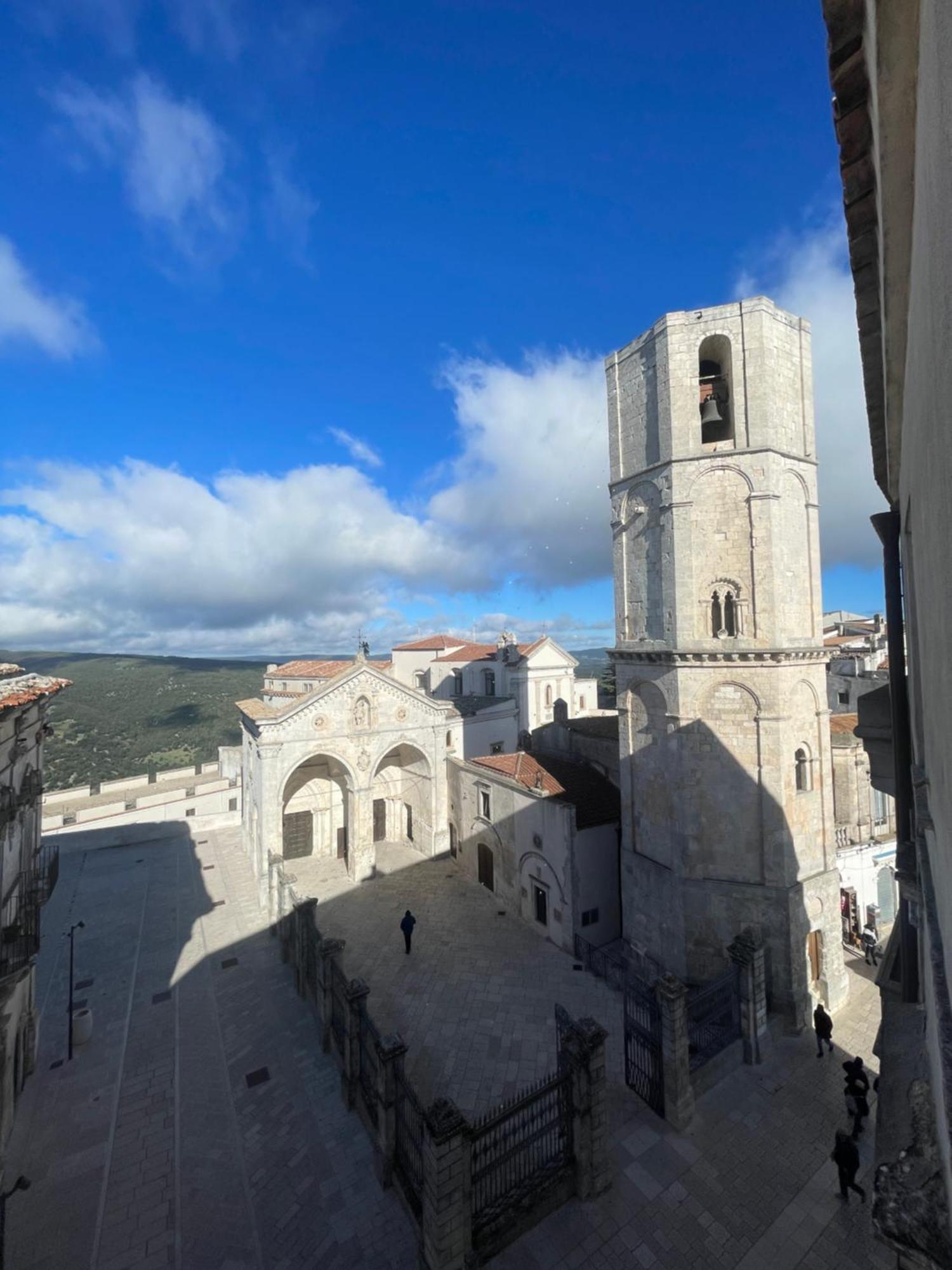 Apartment Reale Basilica - Affitti Brevi Italia Monte Sant'Angelo Bagian luar foto